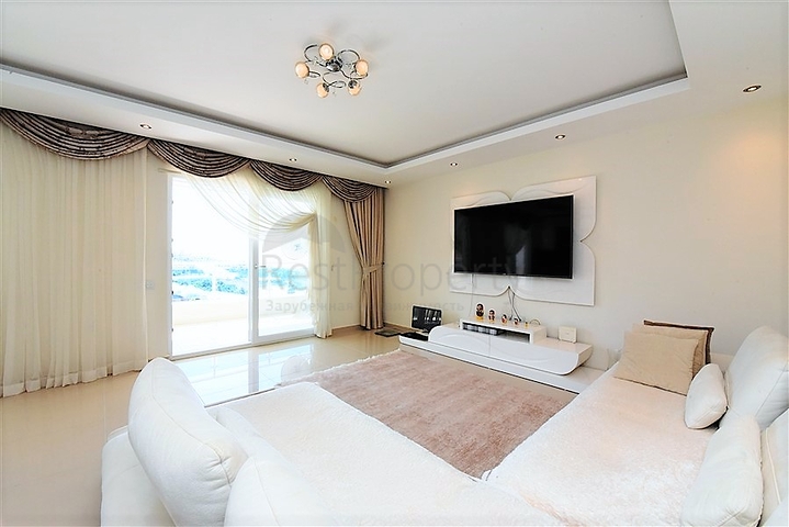 Меблированный пентхаус 3+1 с видом на море