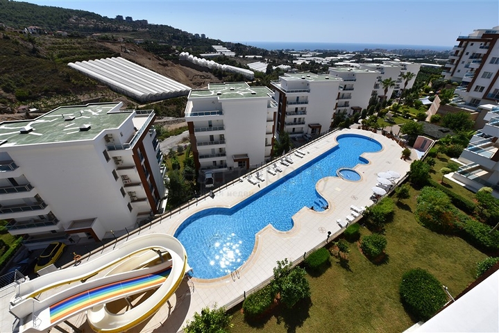 Меблированный пентхаус 3+1 с видом на море