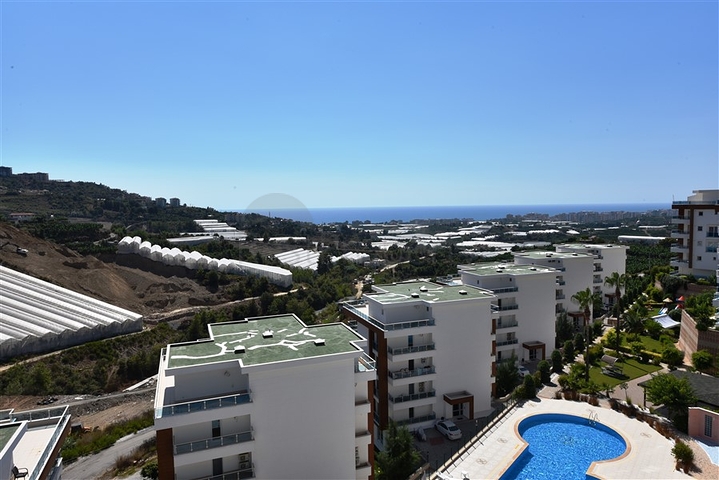 Меблированный пентхаус 3+1 с видом на море