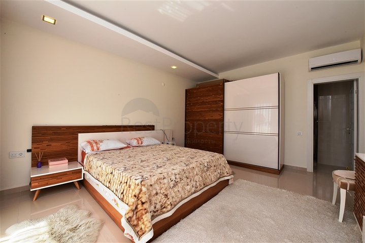 Меблированный пентхаус 3+1 с видом на море