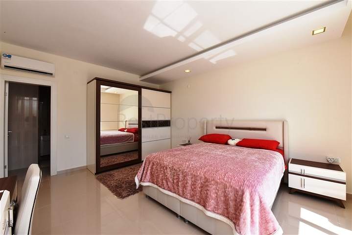 Меблированный пентхаус 3+1 с видом на море