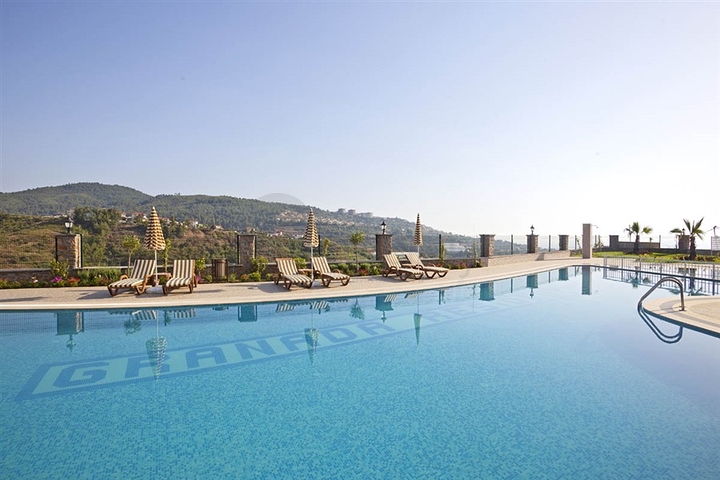 Меблированный пентхаус 3+1 с видом на море