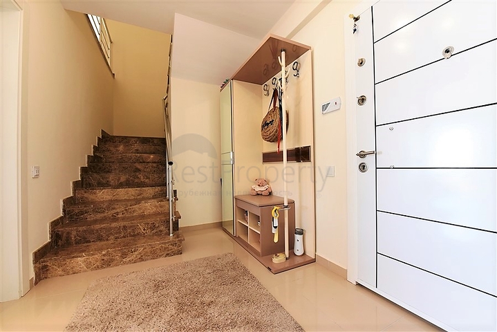 Меблированный пентхаус 3+1 с видом на море