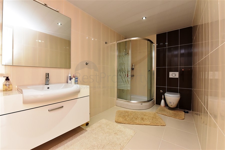 Меблированный пентхаус 3+1 с видом на море