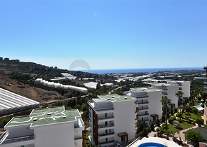 Меблированный пентхаус 3+1 с видом на море