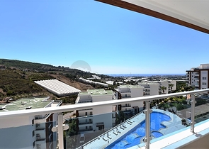 Меблированный пентхаус 3+1 с видом на море