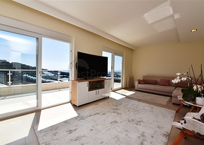 Меблированный пентхаус 3+1 с видом на море