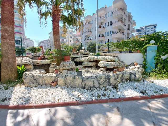 Меблированные апартаменты планировкой 1+1 в районе Махмутлар