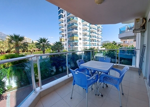 Меблированные апартаменты планировкой 1+1 в районе Махмутлар