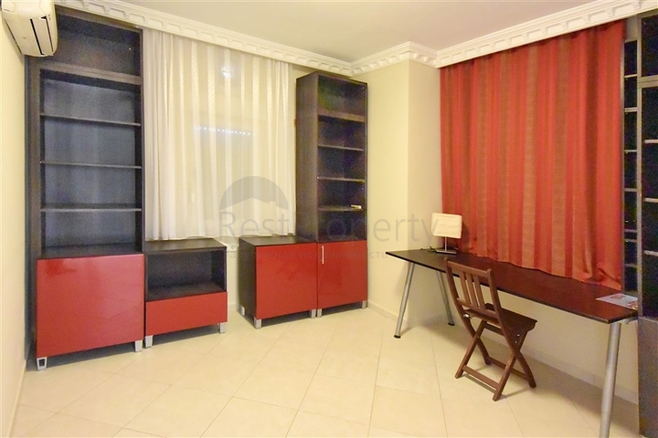 Четырёхкомнатная квартира в районе Авсаллар