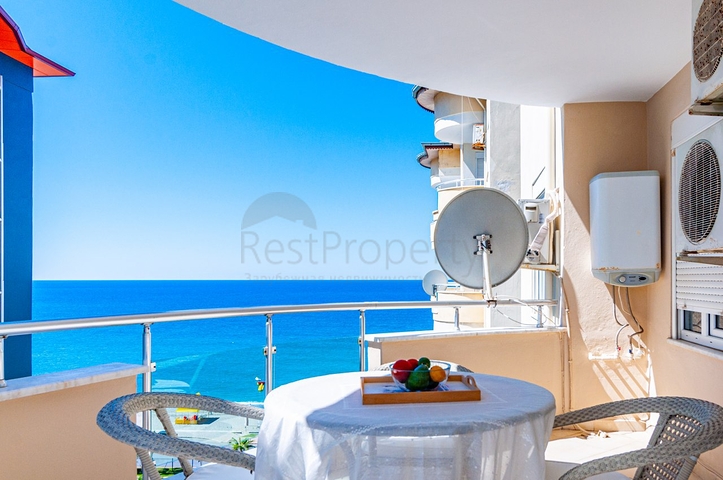 Меблированная квартира 2+1 с видом на море и горы