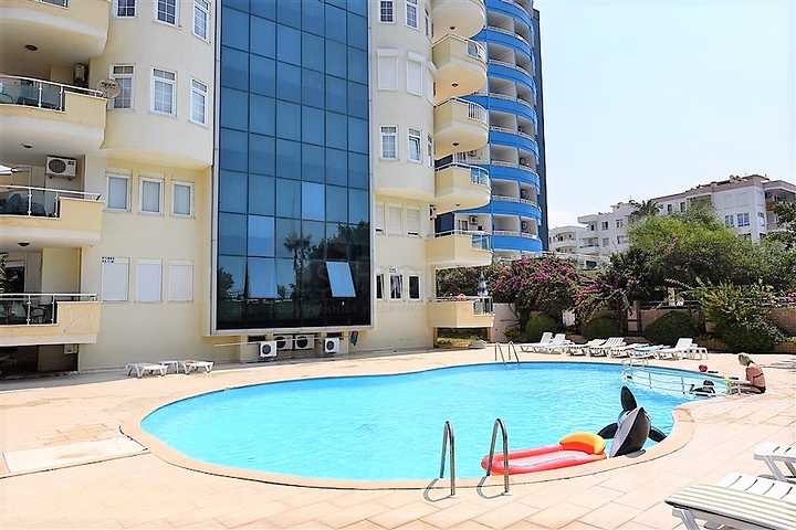 Меблированная квартира 2+1 с видом на море и горы