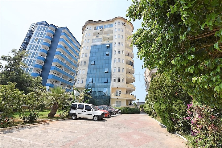 Меблированная квартира 2+1 с видом на море и горы