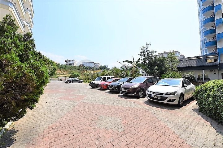 Меблированная квартира 2+1 с видом на море и горы