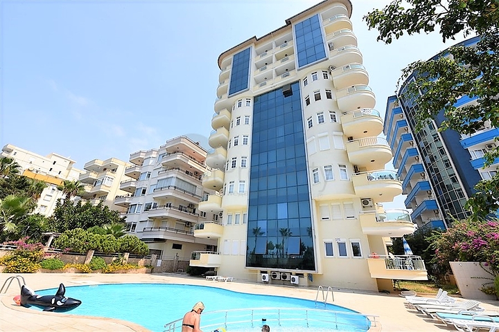 Меблированная квартира 2+1 с видом на море и горы