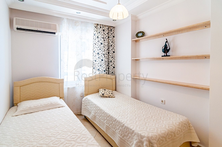 Меблированная квартира 2+1 с видом на море и горы