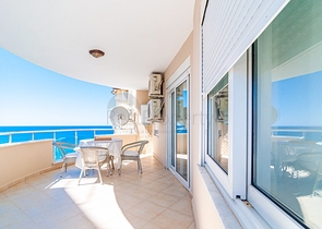 Меблированная квартира 2+1 с видом на море и горы