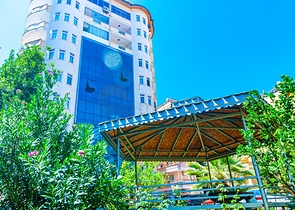 Меблированная квартира 2+1 с видом на море и горы