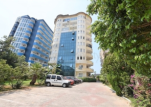 Меблированная квартира 2+1 с видом на море и горы