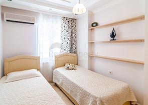 Меблированная квартира 2+1 с видом на море и горы