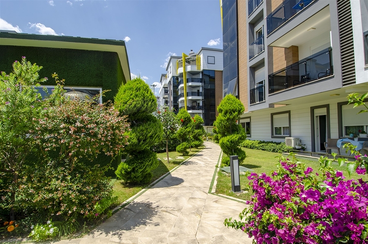 Двухкомнатная квартира с мебелью в элитном проекте в Коньяалты