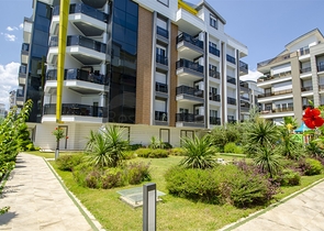 Двухкомнатная квартира с мебелью в элитном проекте в Коньяалты