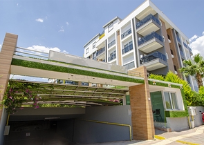 Двухкомнатная квартира с мебелью в элитном проекте в Коньяалты