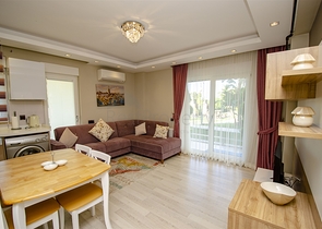 Двухкомнатная квартира с мебелью в элитном проекте в Коньяалты