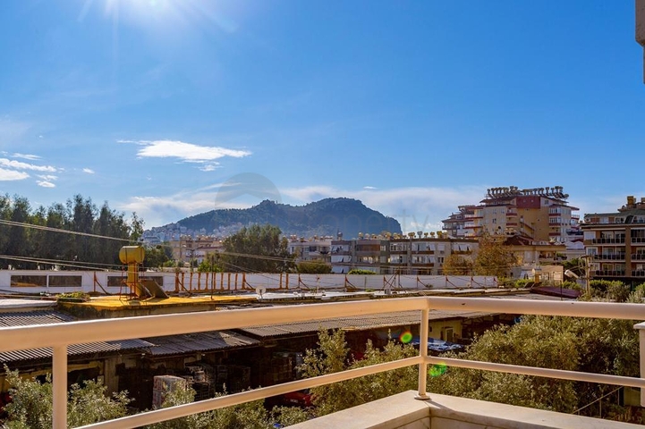 Меблированные апартаменты планировкой 1+1 в центре Алании