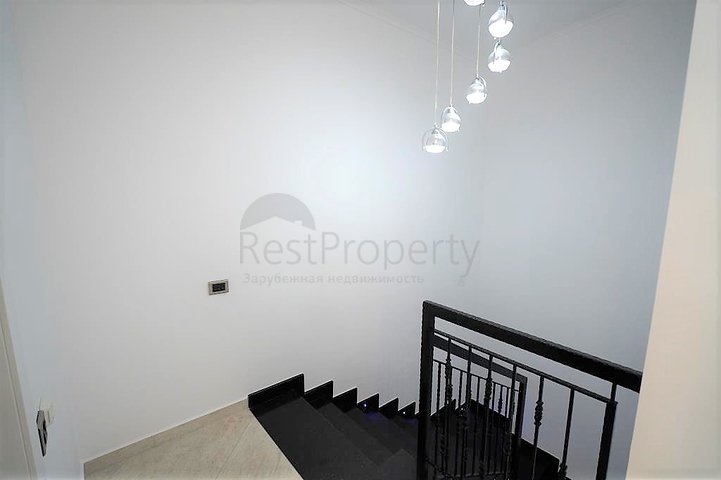 Двухуровневый пентхаус в Оба