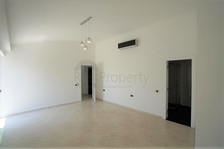 Двухуровневый пентхаус в Оба