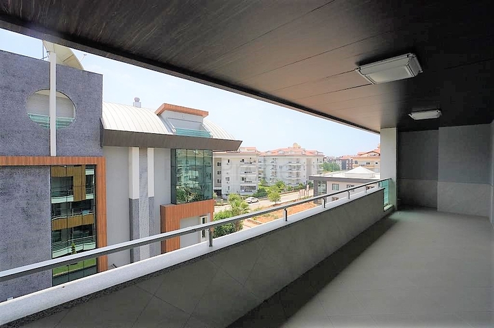 Двухуровневый пентхаус в Оба