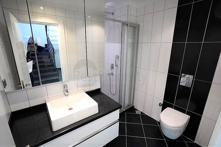 Двухуровневый пентхаус в Оба