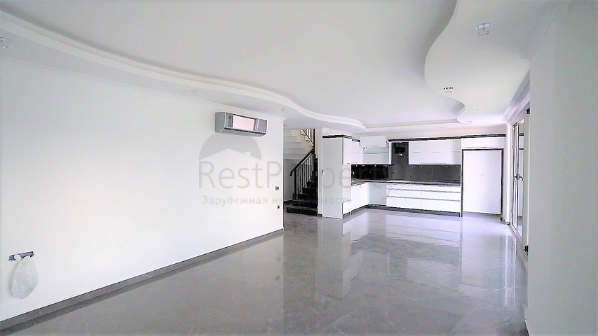 Двухуровневый пентхаус в Оба