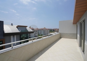 Двухуровневый пентхаус в Оба