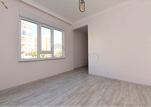 Новая квартира 2+1 с отдельной кухней в районе Махмутлар 