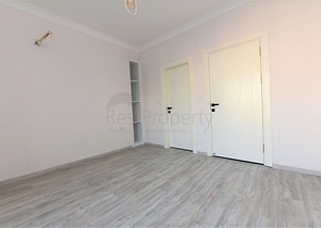 Новая квартира 2+1 с отдельной кухней в районе Махмутлар 