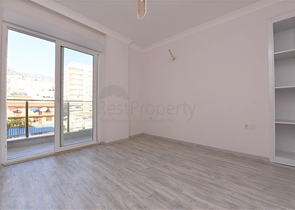 Новая квартира 2+1 с отдельной кухней в районе Махмутлар 