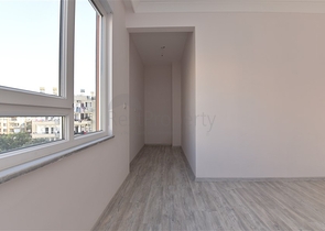 Новая квартира 2+1 с отдельной кухней в районе Махмутлар 