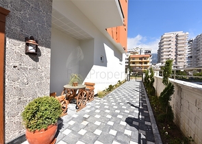 Новая квартира 2+1 с отдельной кухней в районе Махмутлар 