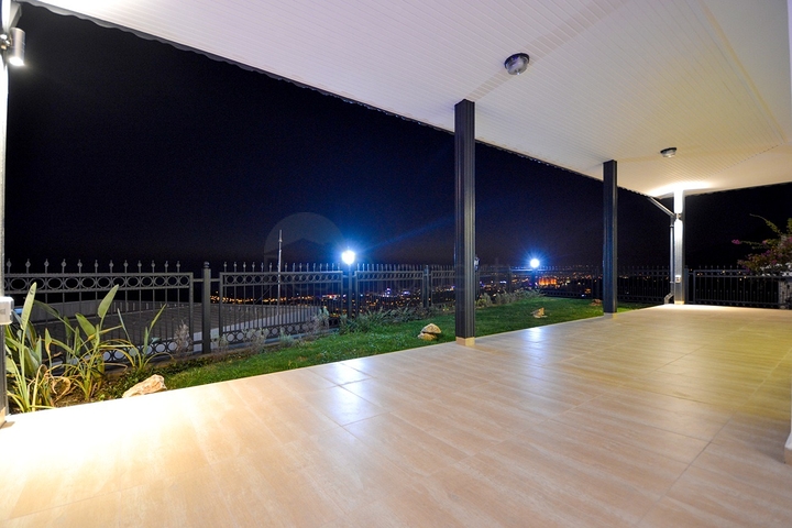 Трехэтажная вилла планировкой 3+1 в районе Каргыджак города Алания