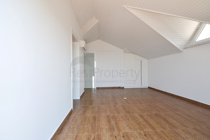 Трехэтажная вилла планировкой 3+1 в районе Каргыджак города Алания