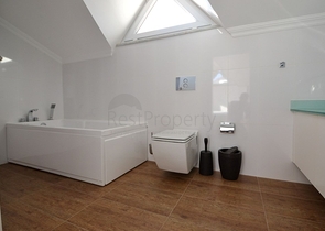 Трехэтажная вилла планировкой 3+1 в районе Каргыджак города Алания