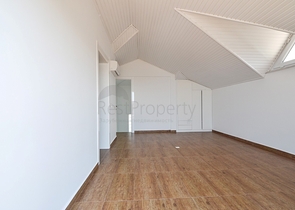 Трехэтажная вилла планировкой 3+1 в районе Каргыджак города Алания