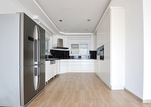 Трехэтажная вилла планировкой 3+1 в районе Каргыджак города Алания