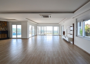 Трехэтажная вилла планировкой 3+1 в районе Каргыджак города Алания