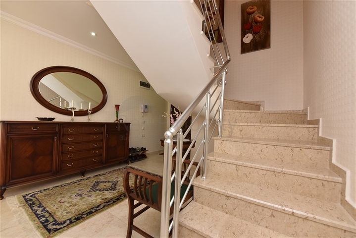 Пентхаус 3+1 на пляже Клеопатра 