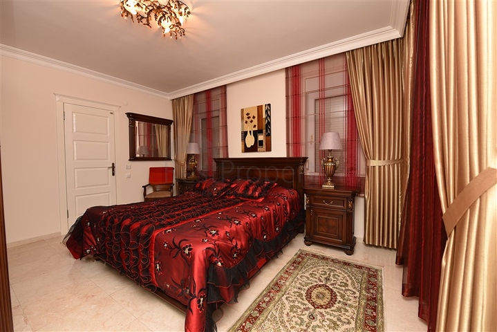 Пентхаус 3+1 на пляже Клеопатра 