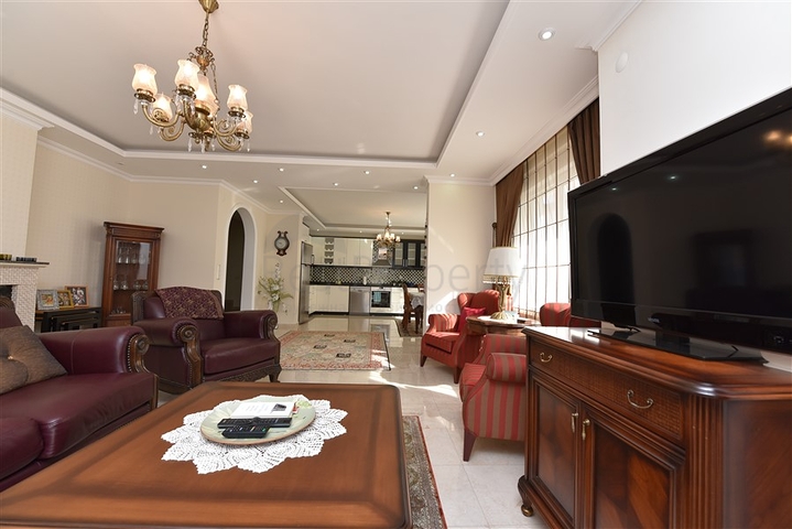 Пентхаус 3+1 на пляже Клеопатра 