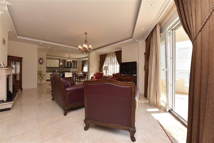 Пентхаус 3+1 на пляже Клеопатра 